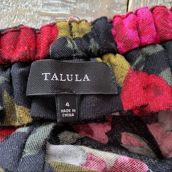 Aritzia “Talula” Rose Flowy Short Shorts (Size:4) - Picture 7 of 7